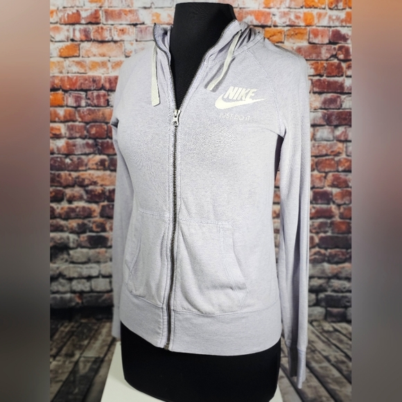Nike Tops - Women's Nike hooded zip up hoodie